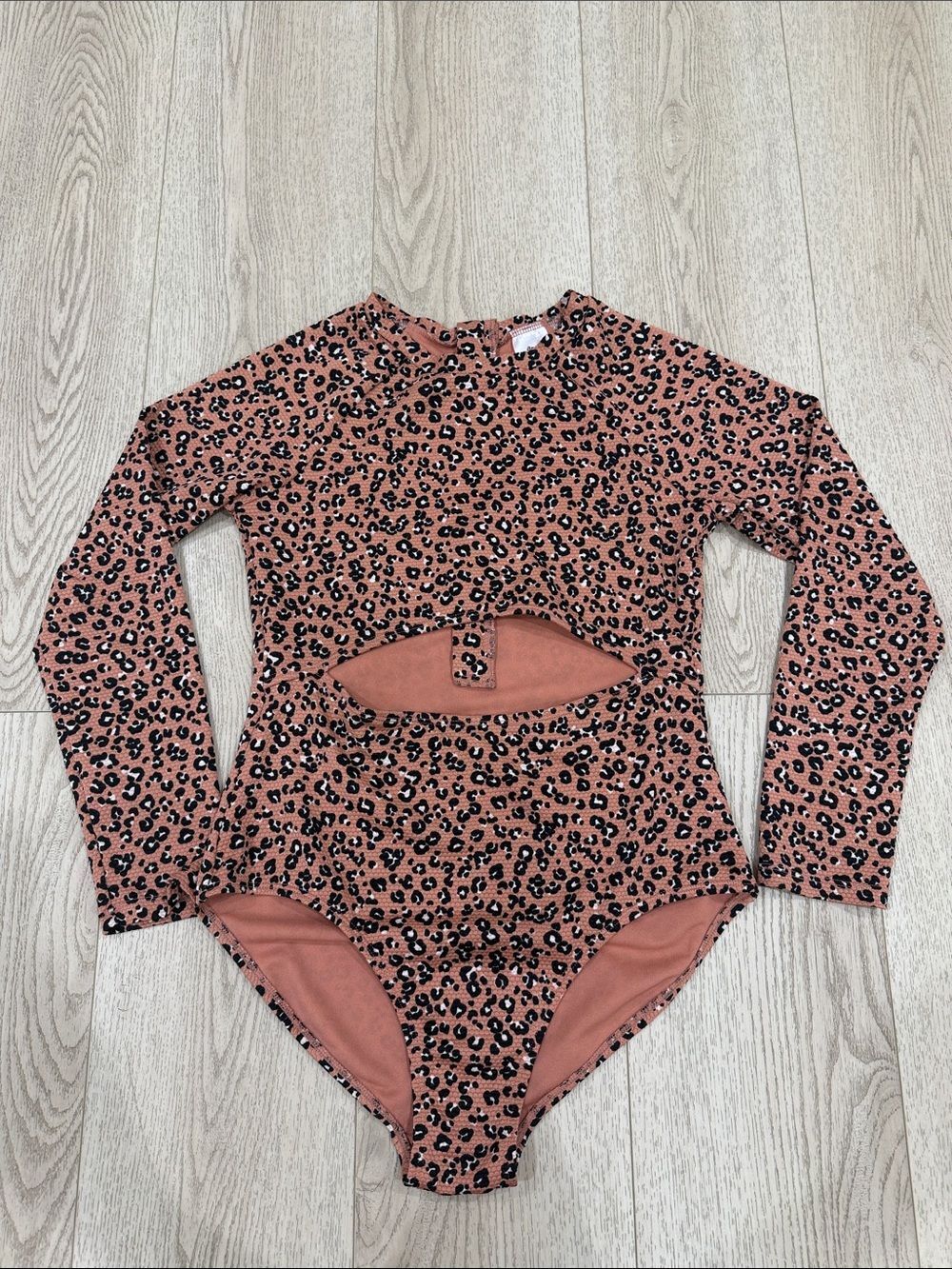 Leopard One Piece Rash Guard - Picture 4 of 10